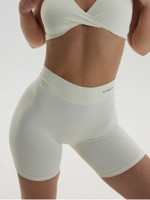 Шорты FITRUN Shorts YOGA Allure "Oat Milk NE"
